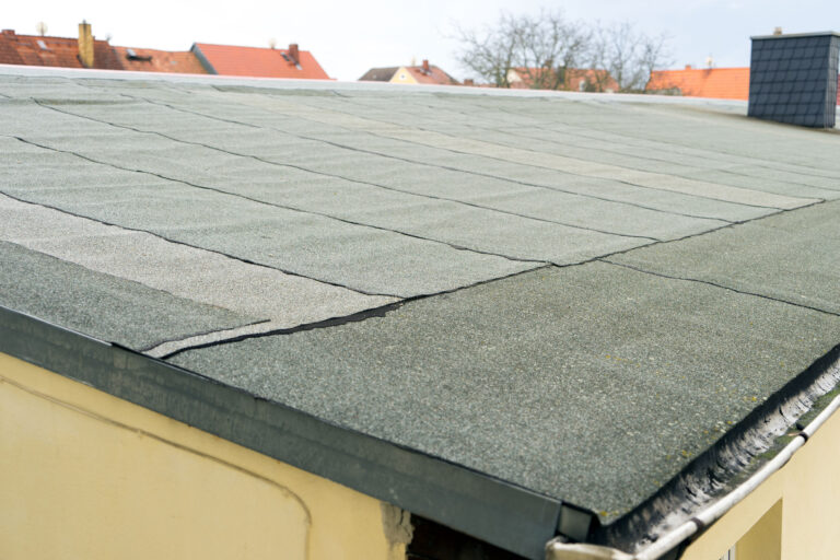 Tips on Maintaining a Flat Roof