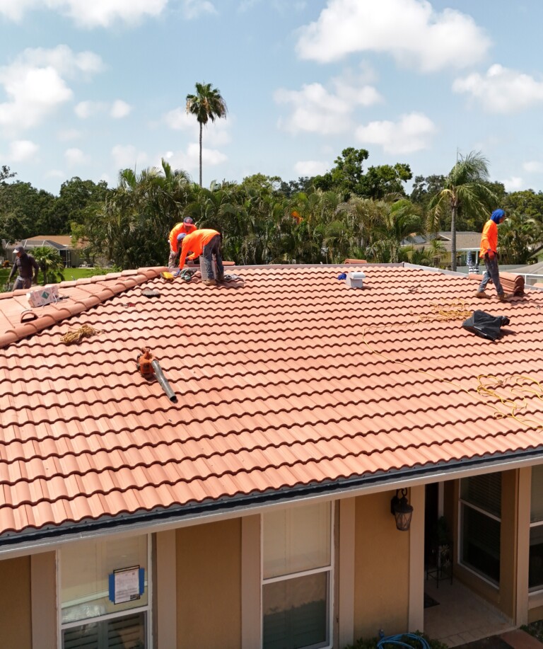 Why More Homeowners Are Choosing Tile and Metal Roofs in Florida This Year